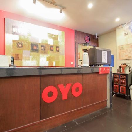 Oyo 1054 Phuket Backpacker Hostel Экстерьер фото