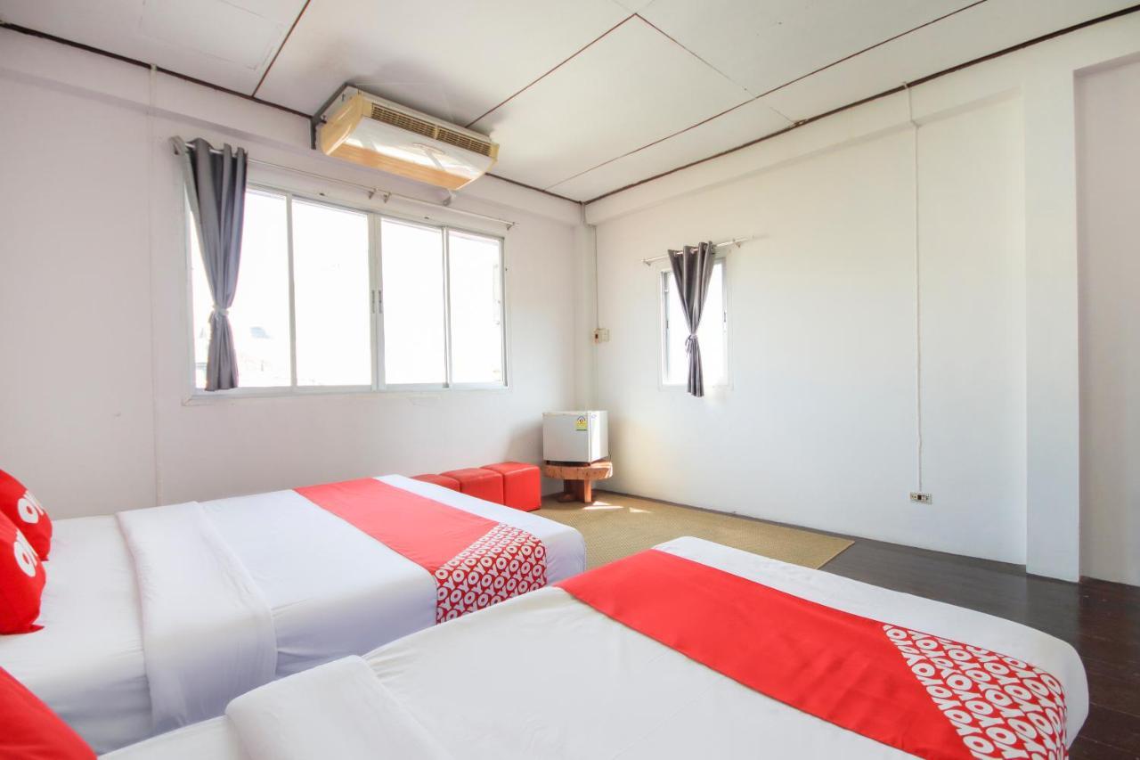 Oyo 1054 Phuket Backpacker Hostel Экстерьер фото