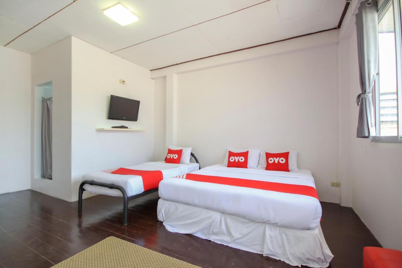 Oyo 1054 Phuket Backpacker Hostel Экстерьер фото