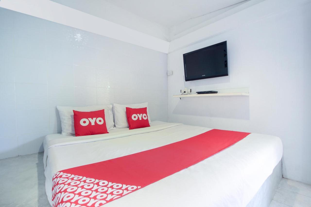 Oyo 1054 Phuket Backpacker Hostel Экстерьер фото
