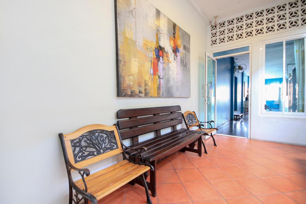 Oyo 1054 Phuket Backpacker Hostel Экстерьер фото