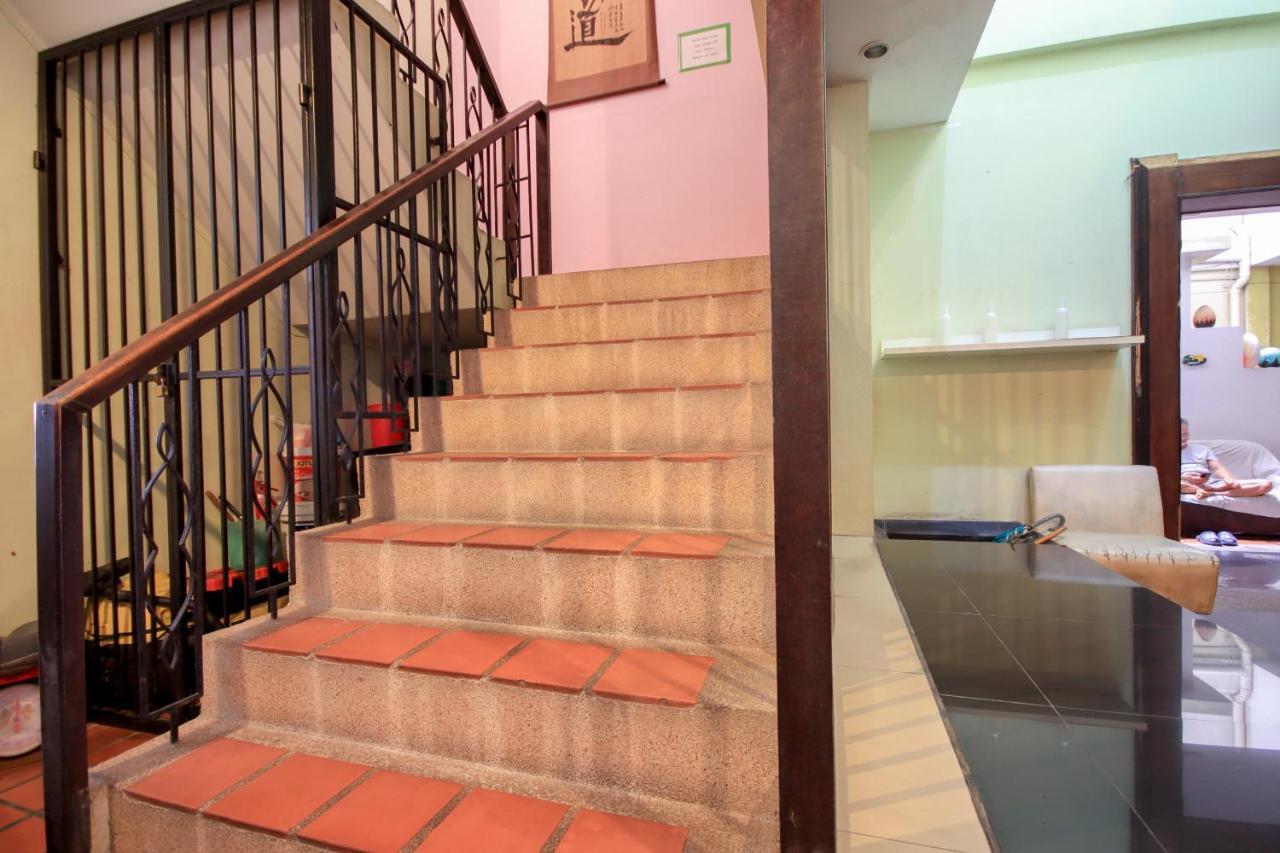 Oyo 1054 Phuket Backpacker Hostel Экстерьер фото