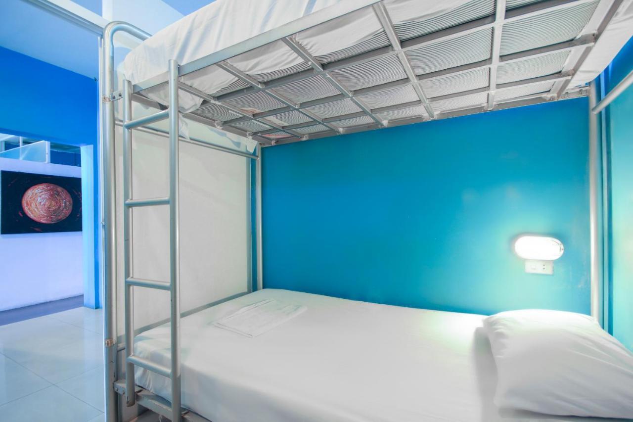 Oyo 1054 Phuket Backpacker Hostel Экстерьер фото