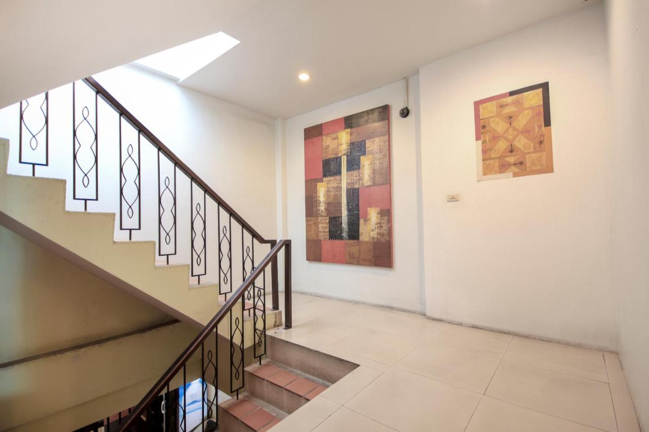 Oyo 1054 Phuket Backpacker Hostel Экстерьер фото