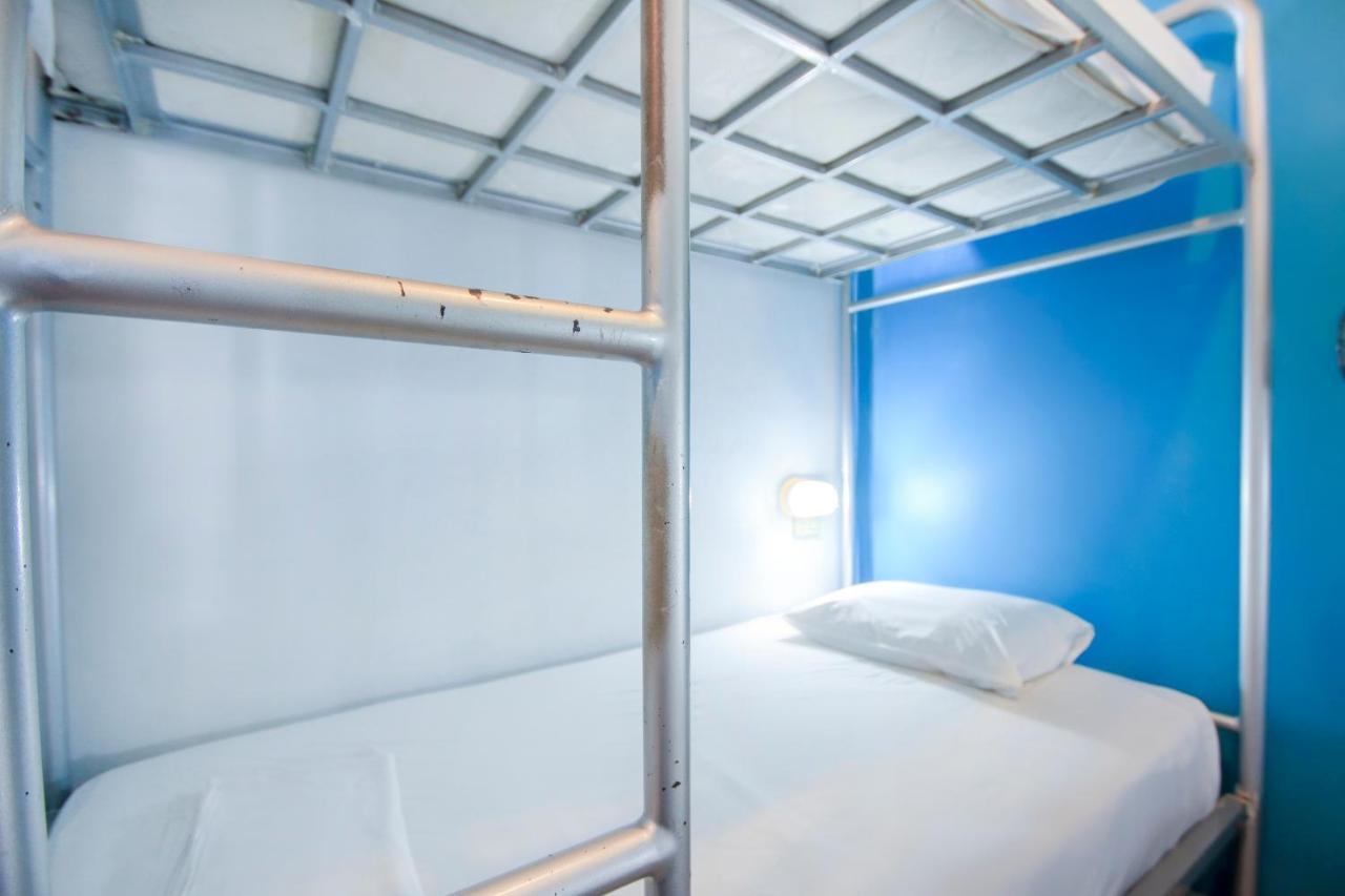 Oyo 1054 Phuket Backpacker Hostel Экстерьер фото