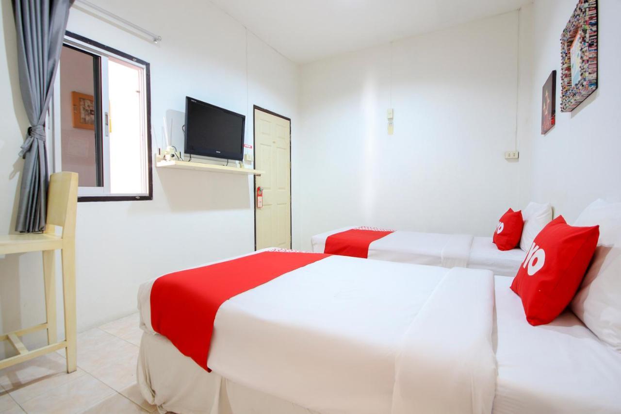 Oyo 1054 Phuket Backpacker Hostel Экстерьер фото