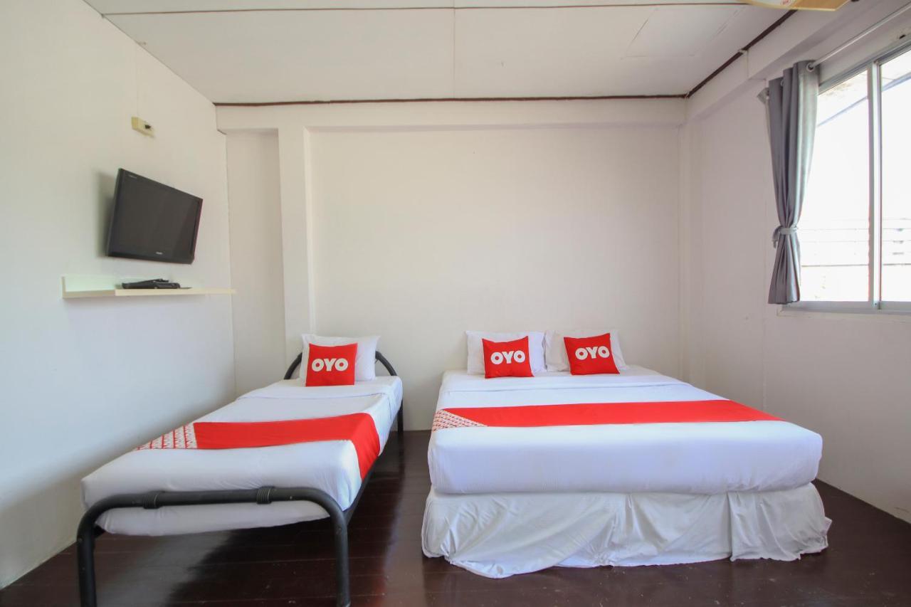 Oyo 1054 Phuket Backpacker Hostel Экстерьер фото
