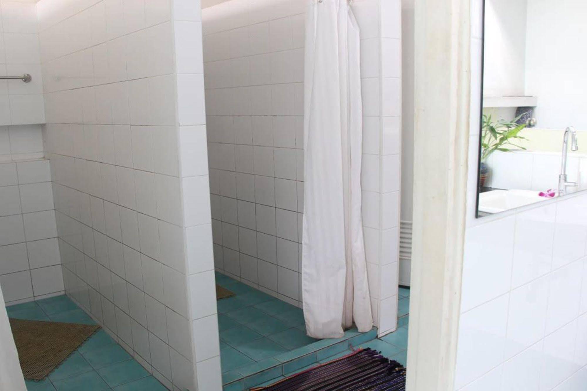 Oyo 1054 Phuket Backpacker Hostel Экстерьер фото