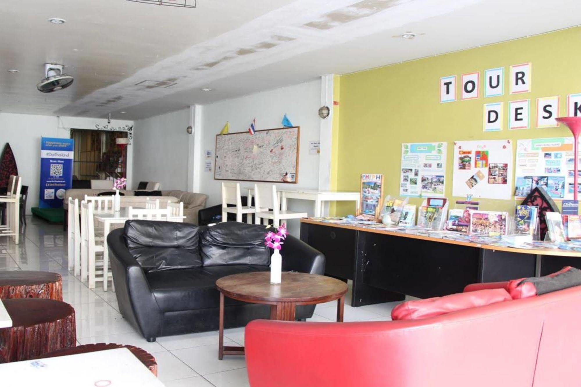 Oyo 1054 Phuket Backpacker Hostel Экстерьер фото