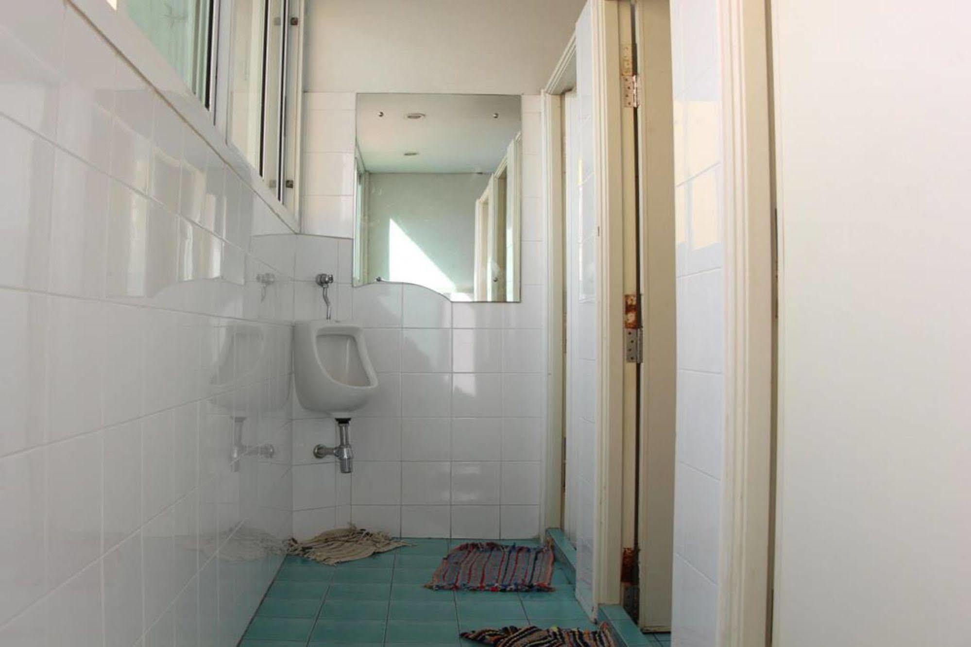 Oyo 1054 Phuket Backpacker Hostel Экстерьер фото