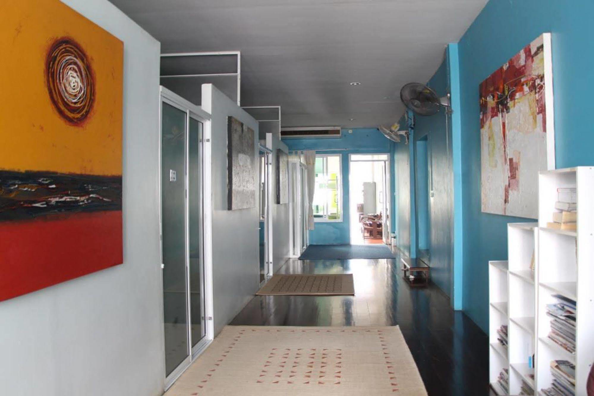 Oyo 1054 Phuket Backpacker Hostel Экстерьер фото