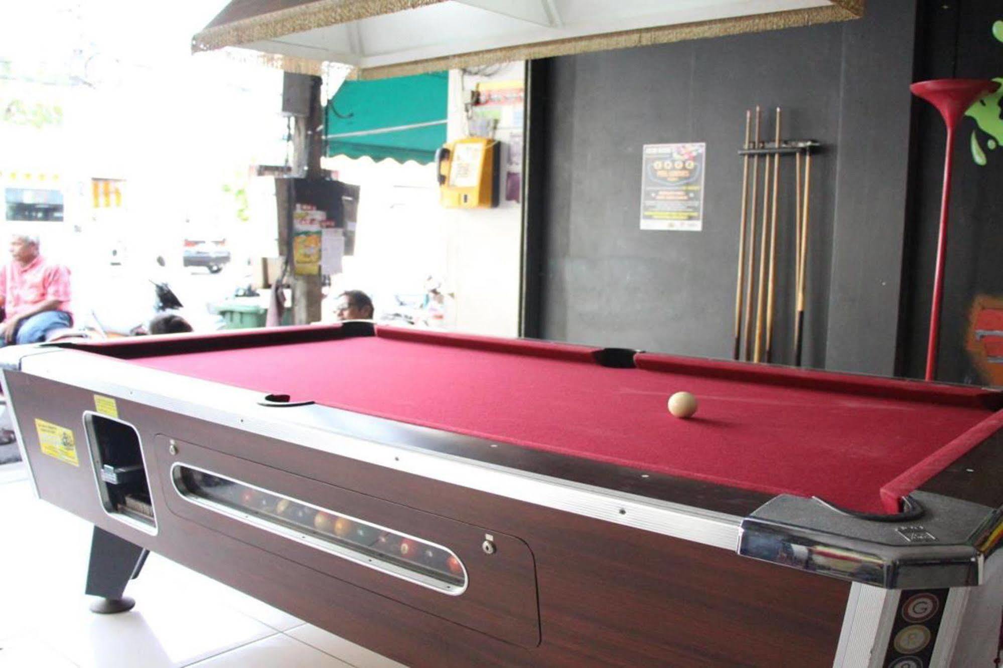 Oyo 1054 Phuket Backpacker Hostel Экстерьер фото